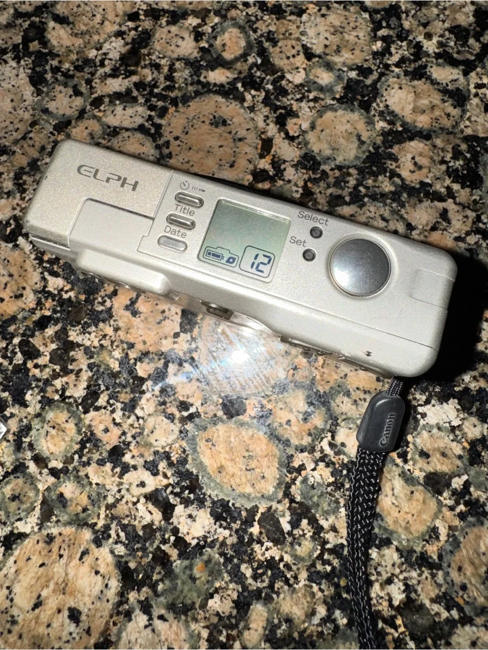 Canon ELPH Compact Camera in Silver with Black Lens